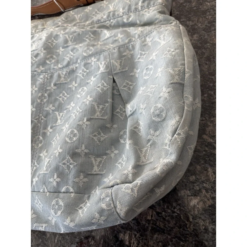 LOUIS VUITTON Louis Vuitton Monogram Denim Daily GM Shoulder Bag. Purse. Large - Picture 12 of 16